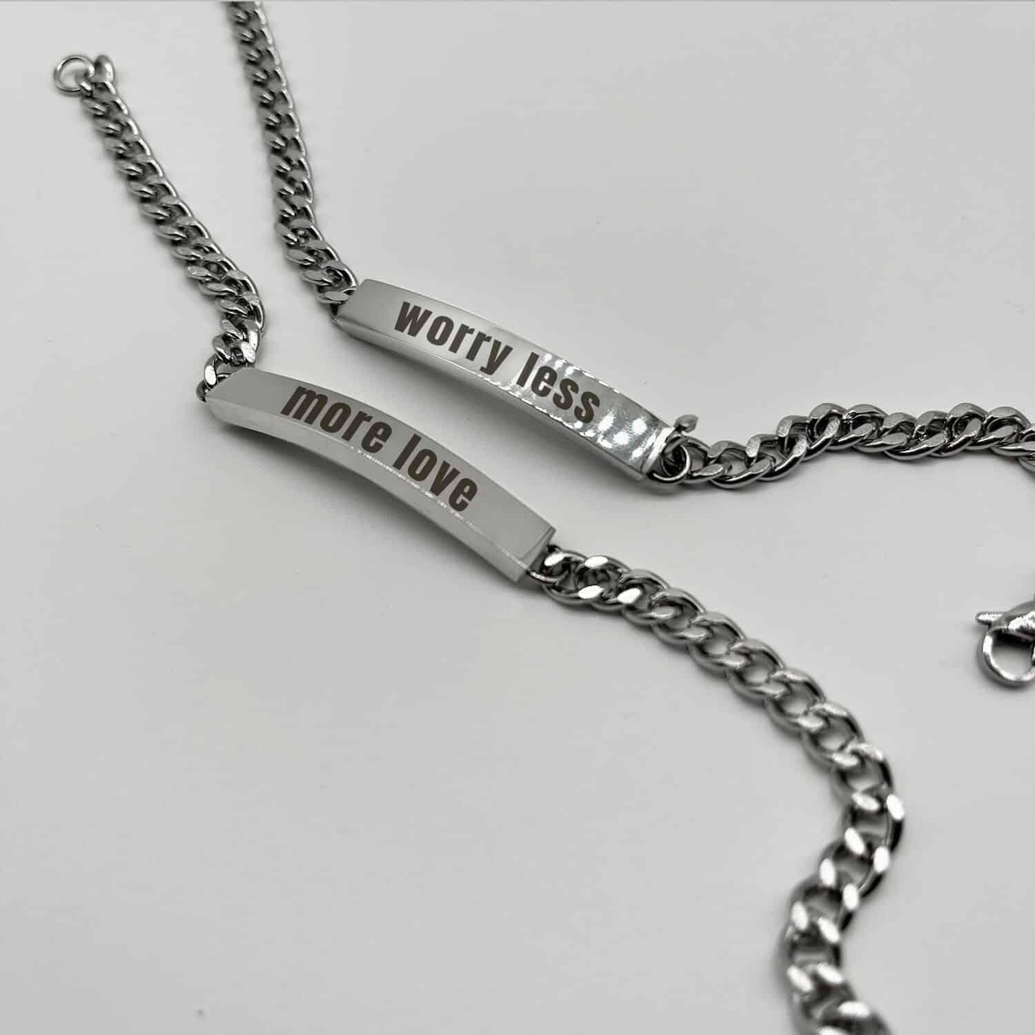 Sevgili Bilekleri: Hediye Olarak Hangisi Daha Anlamlı?