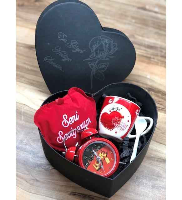 Sevgililer Günü İçin En Şık Takı Önerileri