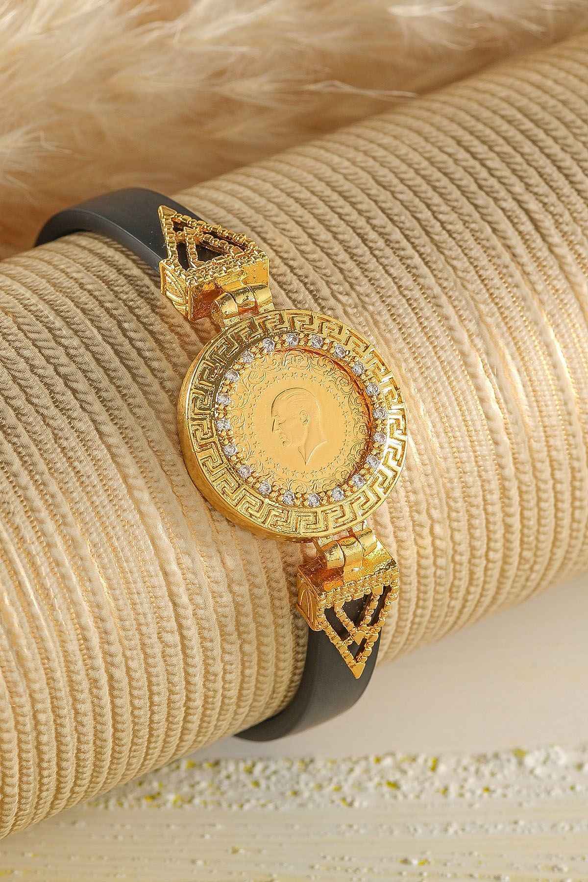 Çeyrek Altınlı Bileklik Nedir? Şıklık ve Yatırımın Buluştuğu Takı Çeyrek Altınlı Bileklik Nedir? Şıklık ve Yatırımın Buluştuğu Takı