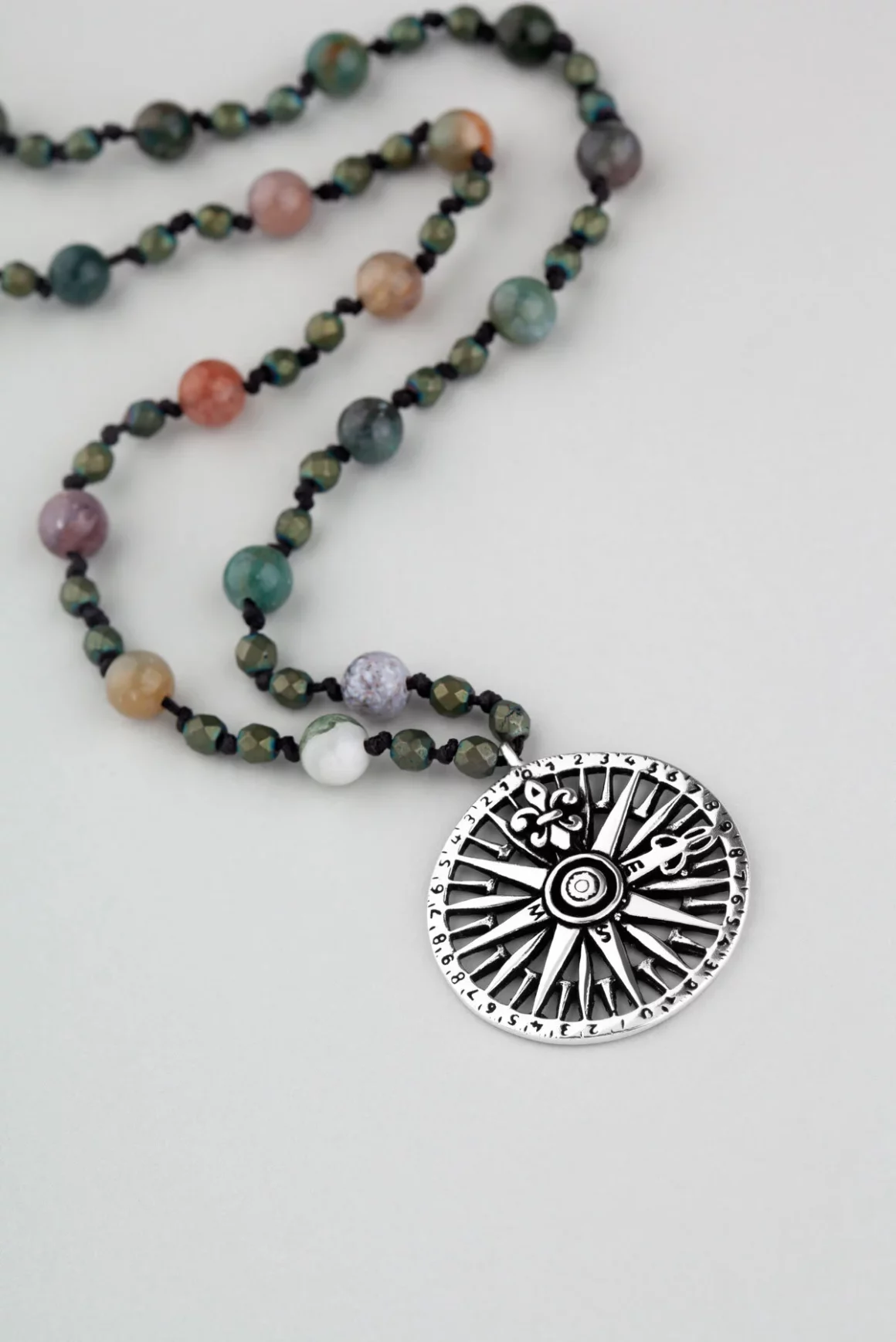 2025’te Erkekler İçin Takı Modası: Trendler ve İpuçları