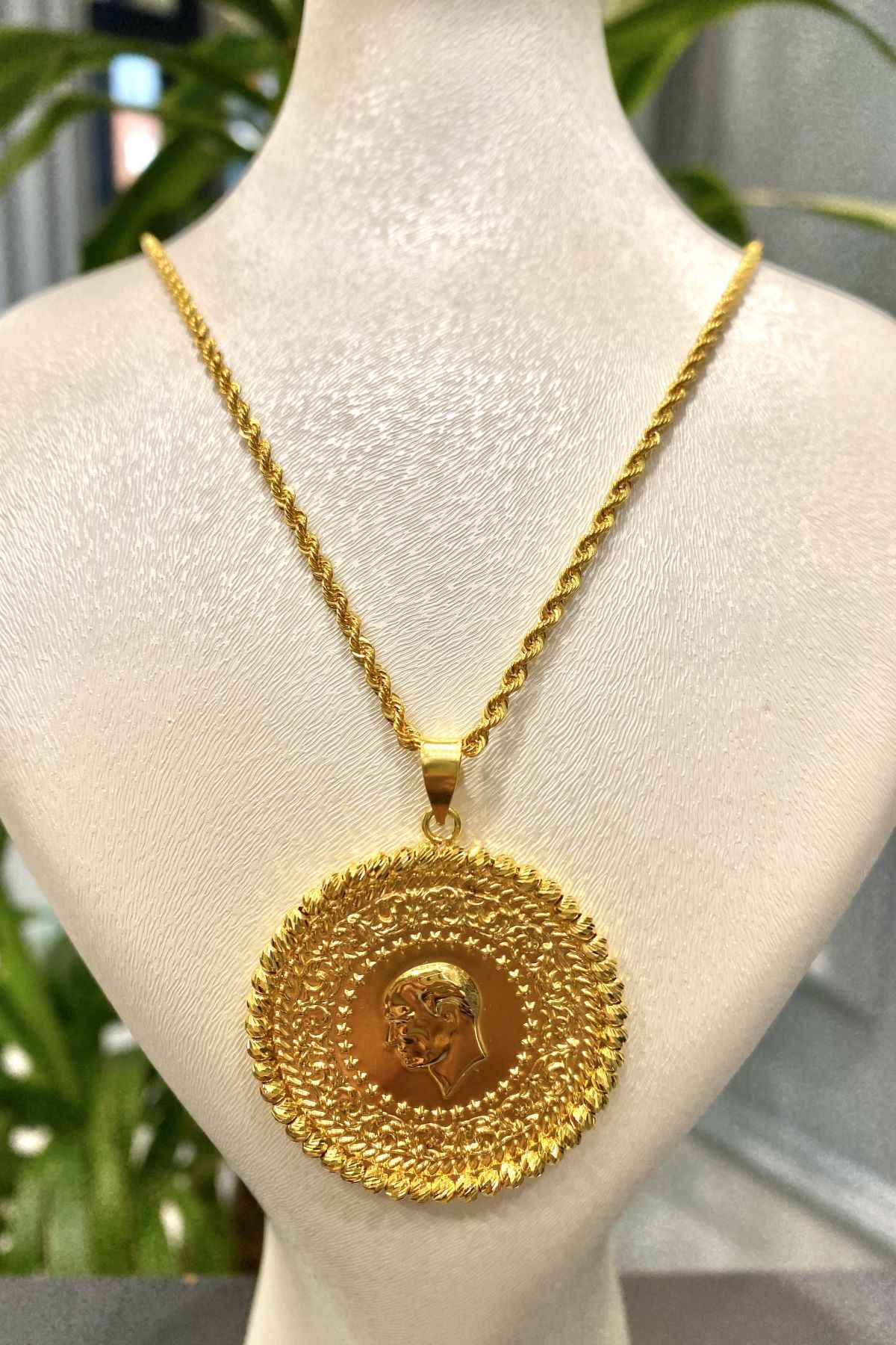 Altın Kolye Seçerken Nelere Dikkat Edilmeli? Uzmanından Öneriler Altın Kolye Seçerken Nelere Dikkat Edilmeli? Uzmanından Öneriler